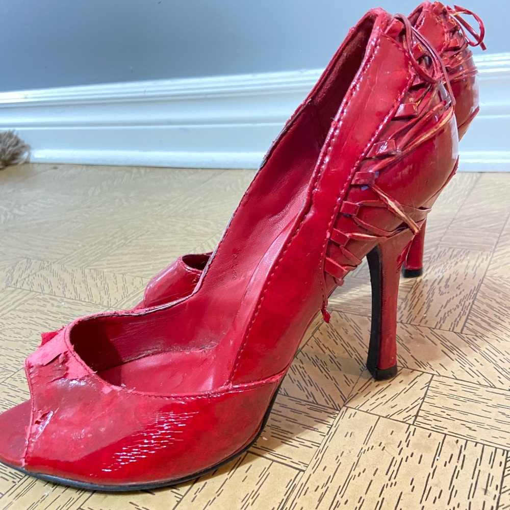 VERY CHEAP RED HIGH HEELS